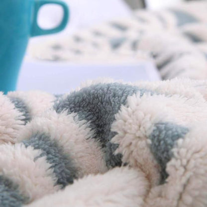 LOMAO Sherpa Fleece Blanket Fuzzy Soft Throw Blanket Dual Sided Blanket for Couch Sofa Bed (Light Blue, 71''x80'')