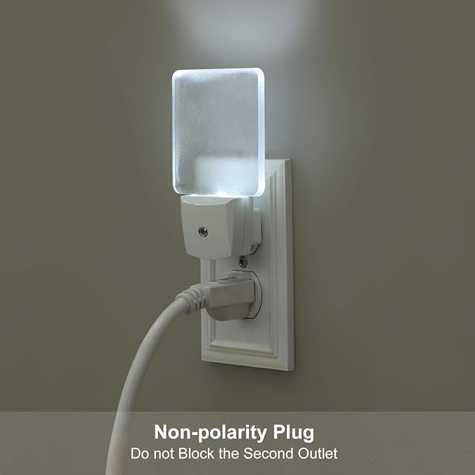 DEWENWILS Plug in LED Night Light with Light Sensor, Dusk to Dawn, Kids Nightlight for Nursery, Bathroom, Hallway, Bedroom, Cool White Light, Flat Clear Design, UL Listed, 4 Pack