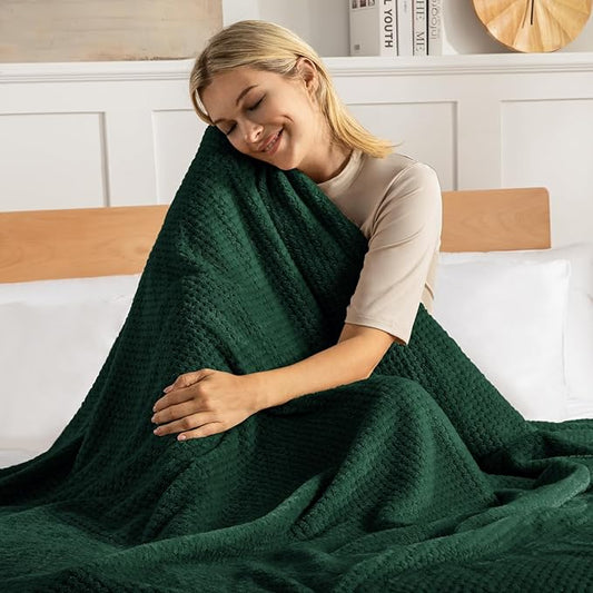 Exclusivo Mezcla Fleece Bed Blanket King Size, Super Soft and Warm Blankets for Couch, Sofa and Bed Waffle Textured, Cozy, Fuzzy and Lightweight (Forest Green, 90x104 Inches)