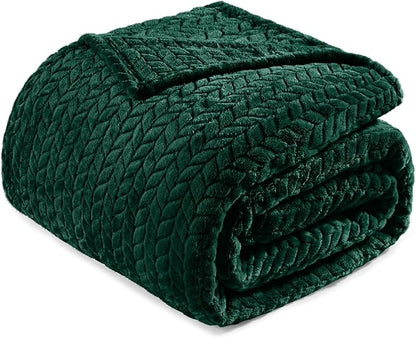 Exclusivo Mezcla Fleece Twin Size Blanket for Bed, 90x66 Inches Soft Cozy Jacquard Flannel Blankets, Lightweight Fuzzy Plush Warm for Winter, Forest Green