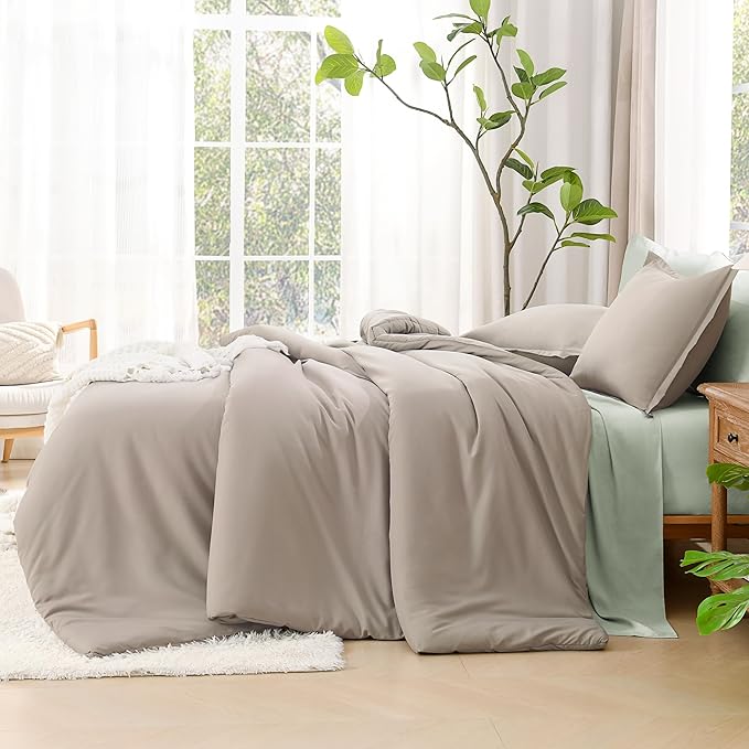 Litanika Comforters Oatmeal Oversized King Size, 3 Pieces Lightweight Solid Bedding Comforter Set, All Season Fluffy Bed Set (120x98In Comforter & 2 Pillowcases)