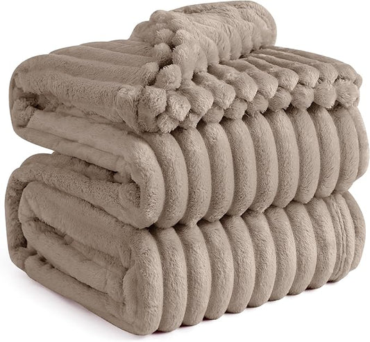 Bedsure GentleSoft Mocha Meringue Full Blanket for Couch - Cozy Soft Blankets for Women, Cute Small Fleece Throws for Girls, Birthday Gifts for Women Decor Gifts for Mom, 84x90 Inches