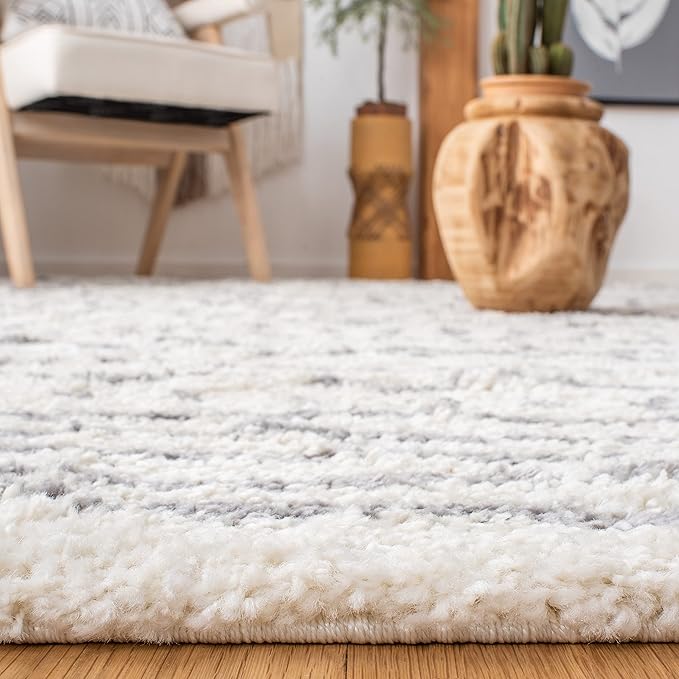 SAFAVIEH Arizona Shag Collection Area Rug - 6' x 8', Ivory & Grey, Non-Shedding & Easy Cleaning, Plush Thick Pile, Ideal for Living Room, Bedroom, Dining Space (ASG741F)