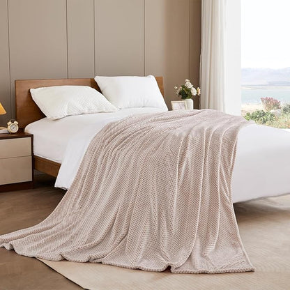 Exclusivo Mezcla Fleece Bed Blanket King Size, Super Soft and Warm Blankets for Couch, Sofa and Bed Waffle Textured, Cozy, Fuzzy and Lightweight (Mixed Camel, 90x104 Inches)