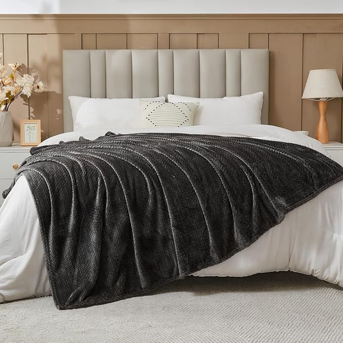 NEWCOSPLAY Super Soft Throw Blanket Dark Grey Premium Silky Flannel Fleece Leaves Pattern Lightweight Bed Blanket All Season Use (Dark Grey, Throw(50"x60"))