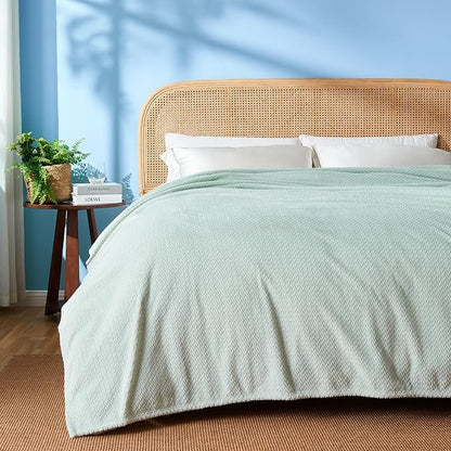 NEWCOSPLAY Super Soft King Blanket Mint Premium Silky Flannel Fleece Leaves Pattern Lightweight Bed Blanket All Season Use (Mint, King(90"x110"))