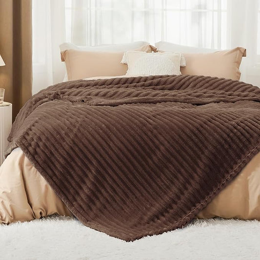 Bedsure GentleSoft Fondue Fudge Full Blanket for Bed - Cozy Soft Blankets for Women, Cute Small Fleece Throws for Girls, Birthday Gifts for Women Decor Gifts for Mom, 84x90 Inches