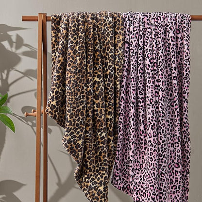 BEDELITE Pink Leopard Print Throw Blanket – Soft & Cozy Cheetah Blanket for Couch, Bed & Sofa, Lightweight Fleece Animal Print Decor, 50"x 60", Pink