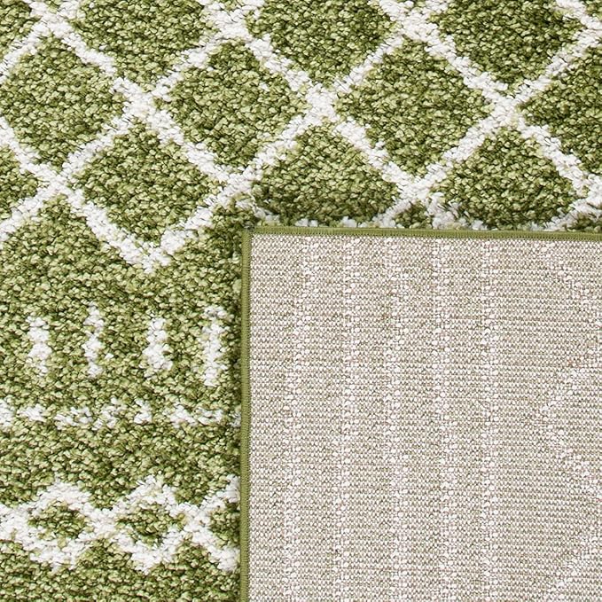 SAFAVIEH Arizona Shag Collection Runner - 2'3" x 6', Green & Ivory, Moroccan Design, Non-Shedding & Easy Care, 1.6-inch Thick, Ideal for The Living Room, Dining, Bedroom (ASG741X)