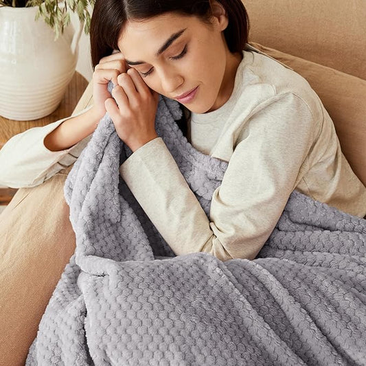 Exclusivo Mezcla Fleece Throw Blanket Extra Large, Super Soft and Warm Blankets for Couch, Sofa and Bed Waffle Textured, Cozy, Fuzzy and Lightweight (Light Grey, 50x70 Inches)