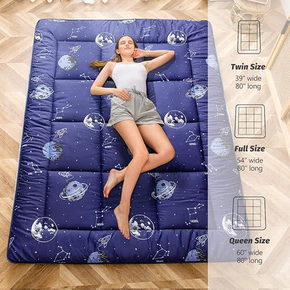 MAXYOYO Navy Space Adventure Futon Mattress, Padded Japanese Floor Mattress Quilted Bed Mattress Topper, Extra Thick Folding Sleeping Pad Breathable Floor Lounger Guest Bed for Camping Couch, Queen