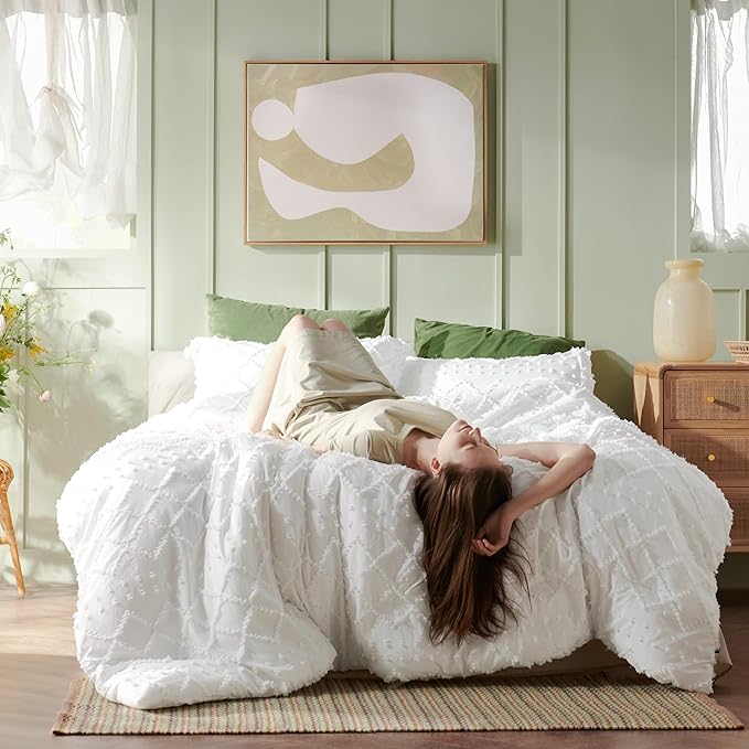 Bedsure Full Comforter Set - White Comforter, Boho Tufted Shabby Chic Bedding for Kids, 3 Pieces Vintage Farmhouse Bed Set for All Seasons, Fluffy Soft Bedding with 2 Pillow Shams