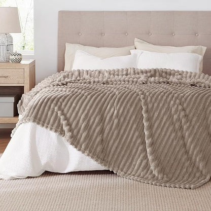 Bedsure GentleSoft Mocha Meringue Full Blanket for Couch - Cozy Soft Blankets for Women, Cute Small Fleece Throws for Girls, Birthday Gifts for Women Decor Gifts for Mom, 84x90 Inches