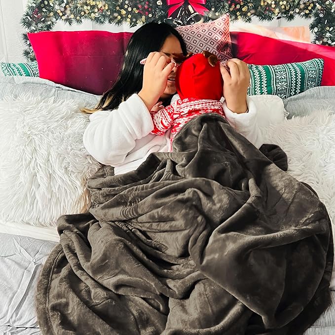 Bedsure GentleSoft Fleece Throw Blanket Brown - 300GSM Blankets for Couch, Sofa, Bed, Soft Lightweight Plush Cozy Throws for Toddlers, 50x60 inches