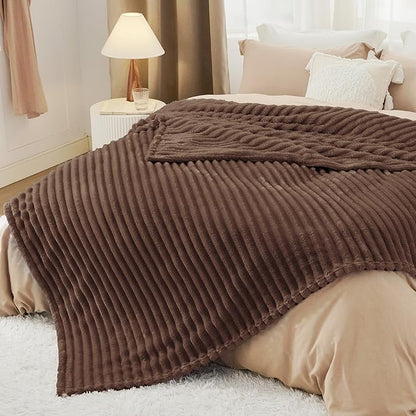 Bedsure GentleSoft Fondue Fudge Full Blanket for Bed - Cozy Soft Blankets for Women, Cute Small Fleece Throws for Girls, Birthday Gifts for Women Decor Gifts for Mom, 84x90 Inches