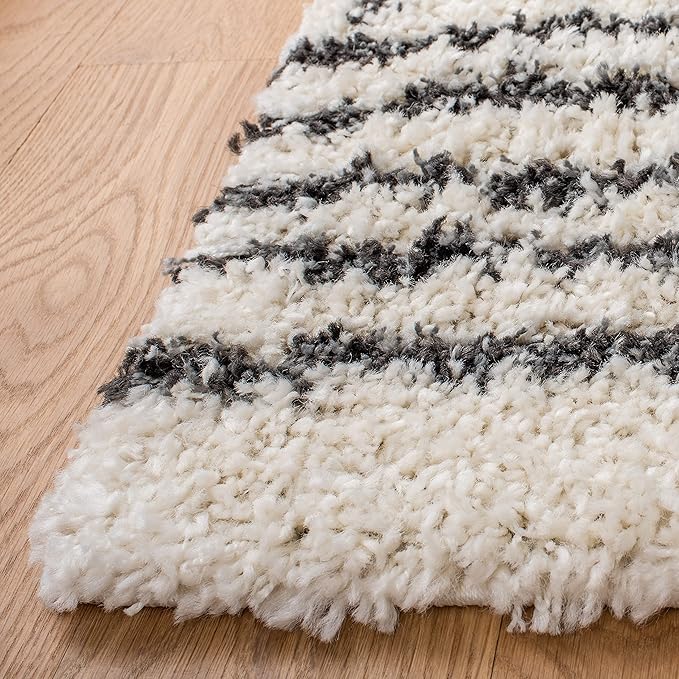 SAFAVIEH Arizona Shag Collection Area Rug - 6'7" x 9'2", Ivory & Black, Moroccan Design, Non-Shedding & Easy Care, 1.6-inch Thick Ideal for High Traffic Areas in Living Room, Bedroom (ASG741Z)