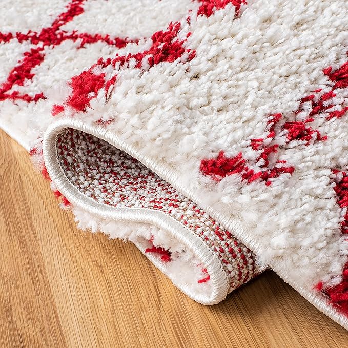 SAFAVIEH Arizona Shag Collection Accent Rug - 4' x 6', Ivory & Red, Moroccan Design, Non-Shedding & Easy Care, 1.6-inch Thick Ideal for High Traffic Areas in Entryway, Living Room, Bedroom (ASG741P)